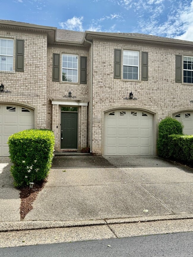 3BD/2.5BA Brick Townhouse in Chancellors W... - 3BD/2.5BA Brick Townhouse in Chancellors W...