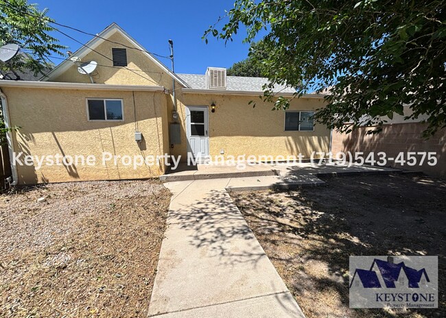 Photo - Near Parkview Hospital 3 Bed, 1 Bath Home W/D, Dishwasher Included $1600/$1600