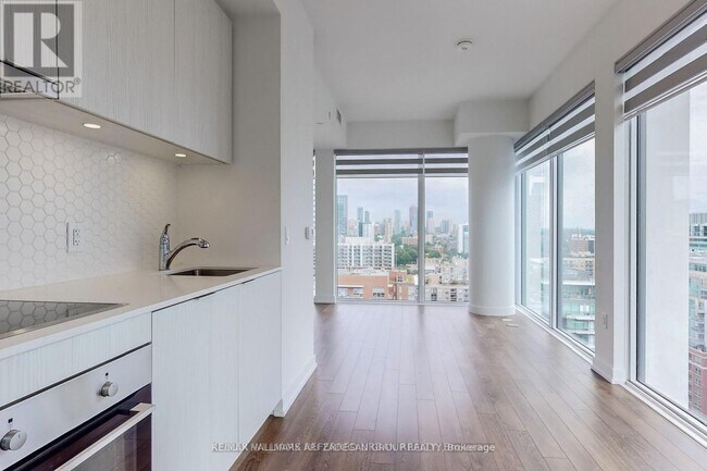 Photo - 158 Front St E Unit 1908