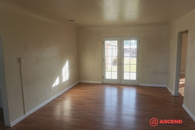 Photo - Charming 2 Bedroom Home In Oildale!