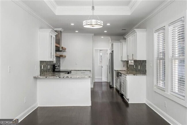 Photo - 954 Byron Dr SW