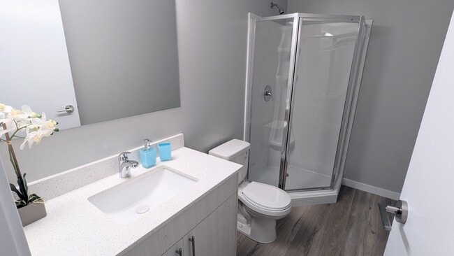 Building Photo - 475 St Anne's Rd Unit 416