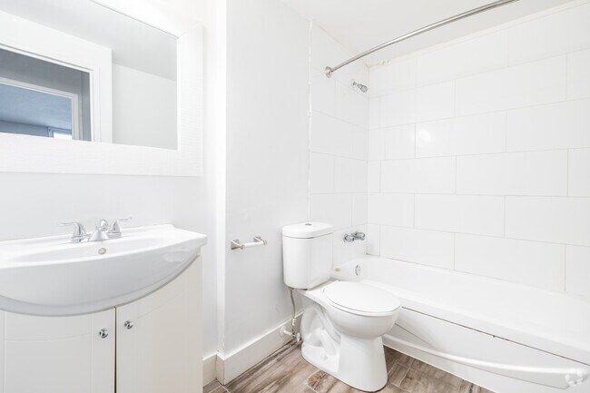 2BR, 1BA - 844SF - Salle de bain - Gloucester Apartments