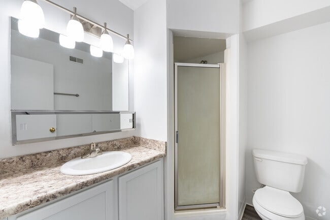 2 BR, 2 BA, 1075 SF