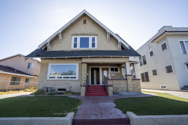 Building Photo - 4051 Normandie Ave Rental