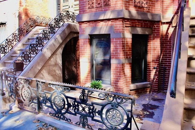 Photo - 1152 Dean St