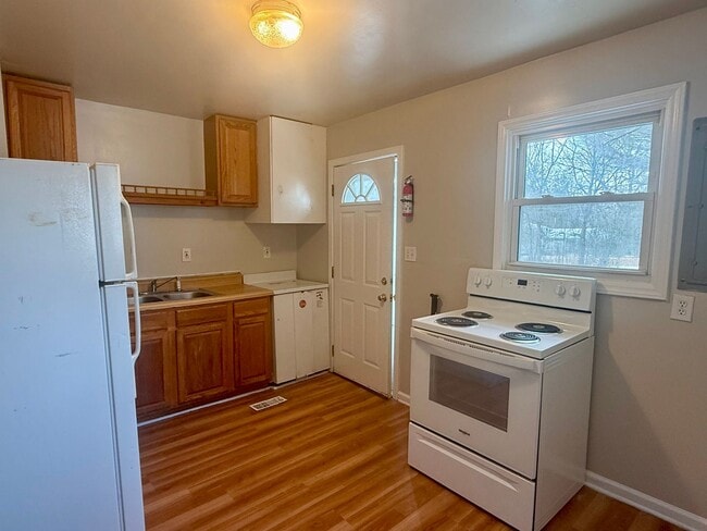 Photo - Two bedroom, 1 bath house in Burlington