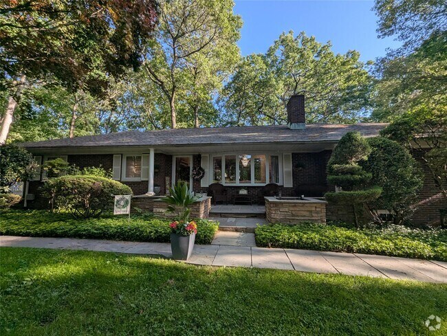 Building Photo - 28 Brookfield Rd Rental