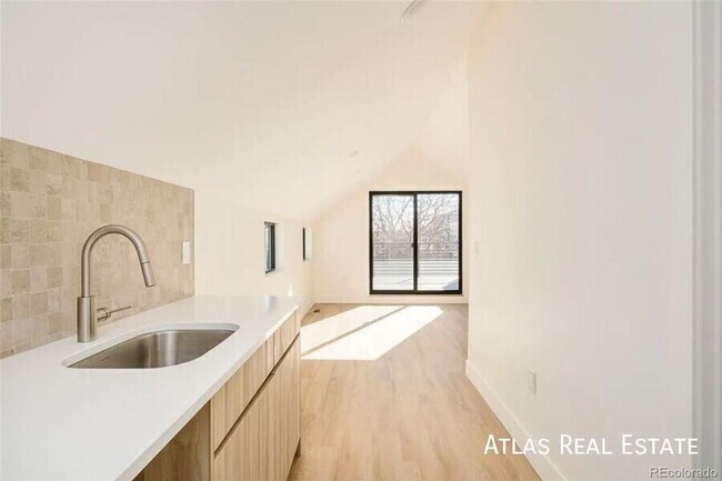 Photo - 3414 Lawrence St