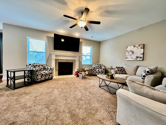 Photo - Executive corporate rental features commun...