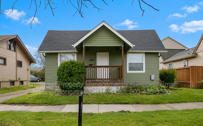 Building Photo - 1654 NW Van Buren Ave