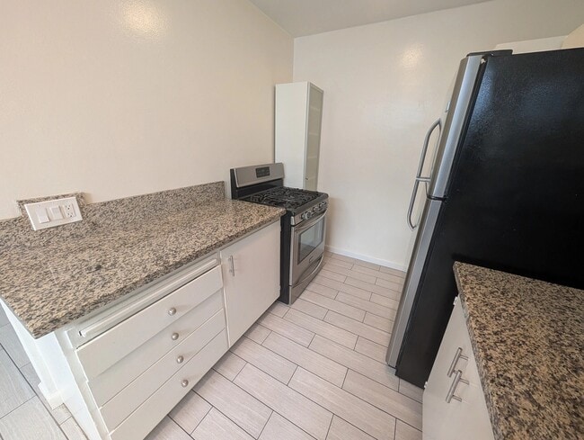 Photo - 4150 Hillcrest Dr Unit 3