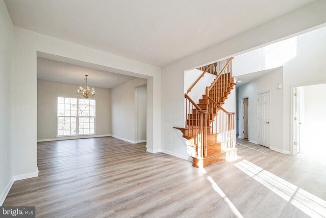 Photo - 215 Kemper Ct