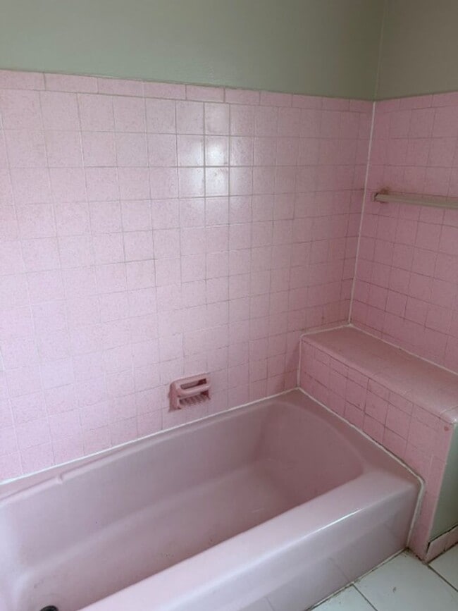 Building Photo - 7111-13 W Brentwood Ave Unit 7113 W Brentwood Ave (Right Side)