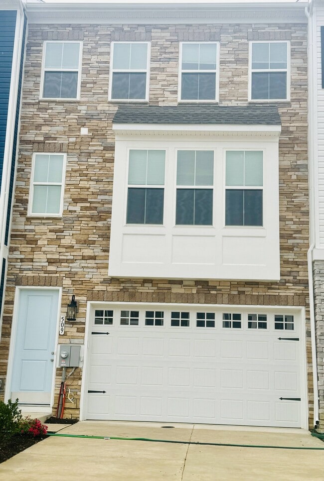 Building Photo - 509 Rosemary Cir Rental