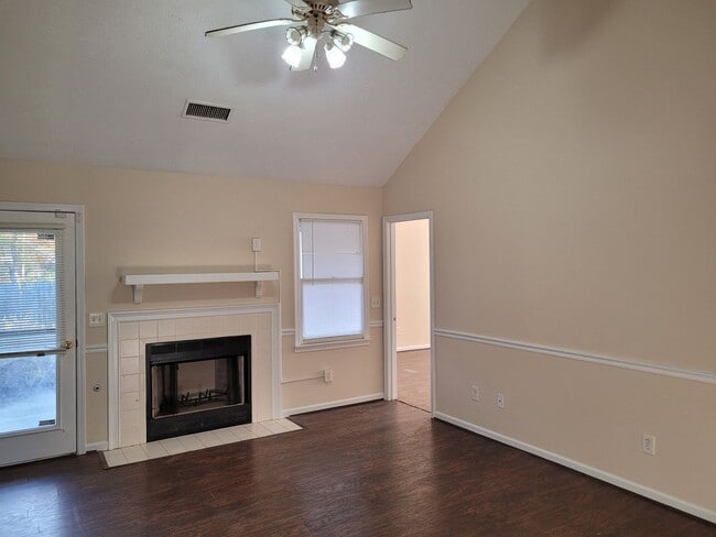 Photo - 4 bedroom 2 bath House