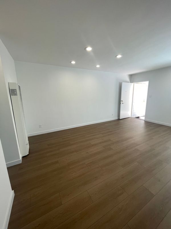 Photo - 744 Pier Ave Unidad 1
