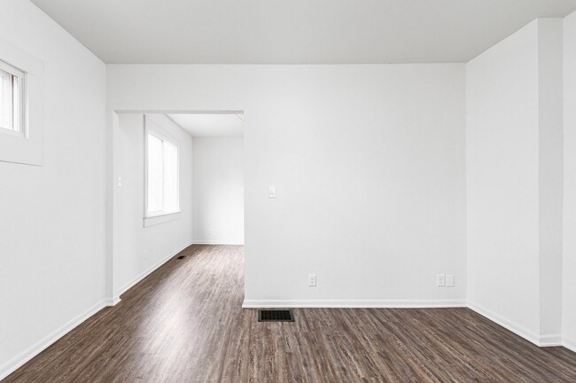 Photo - 563 Tecumseh St