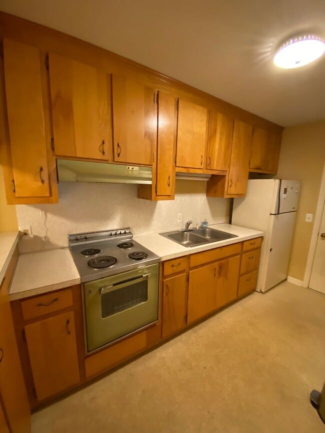 Photo - 106 Strode Cir