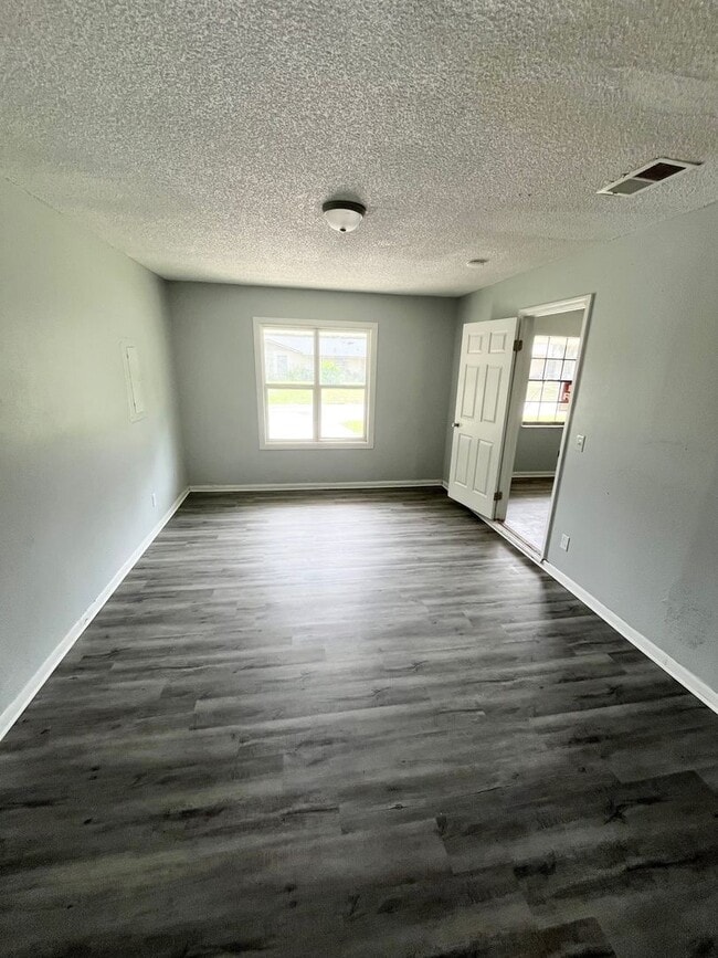 Photo - Beautiful 4BR/1.5BA Dade City Home NO APPL...