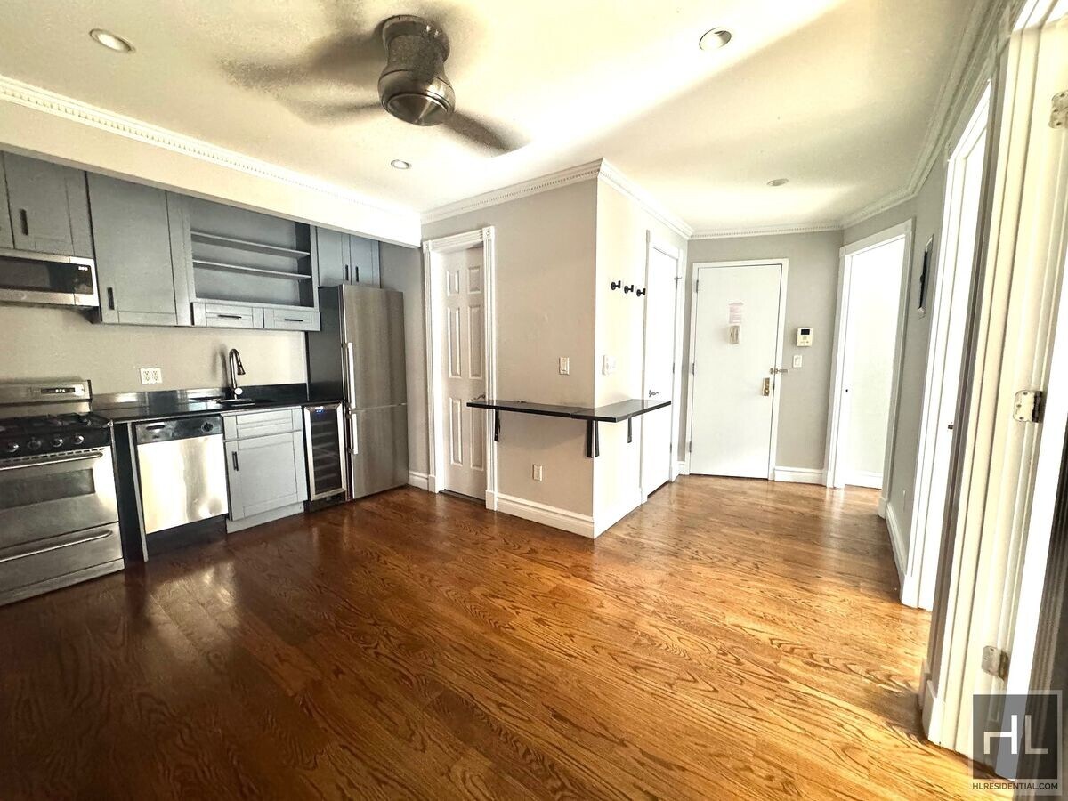 East 9th Street - East 9th Street Unit 7