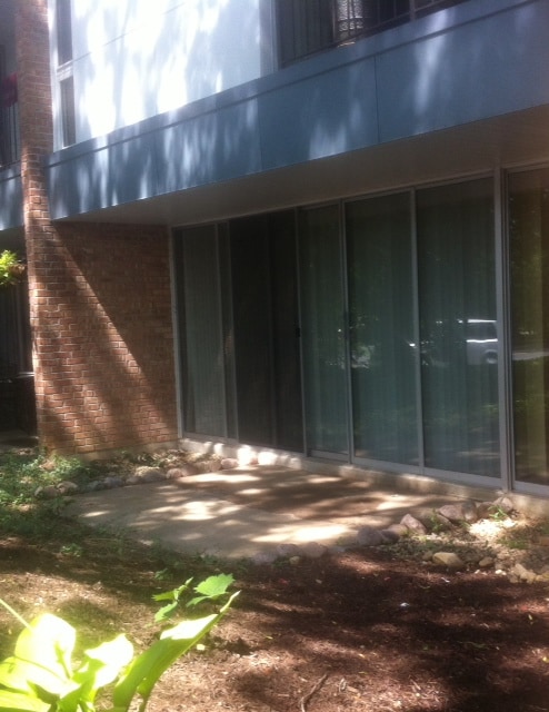 Building Photo - 5550 Abbey Dr