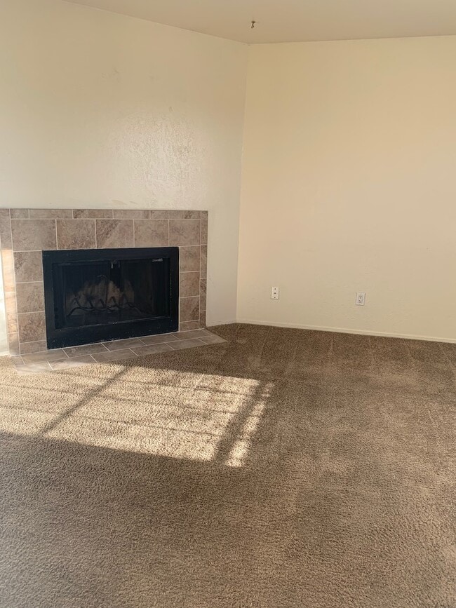 Building Photo - 1011 Meadowlark Ct SE Unit MEADOWLARK  #4