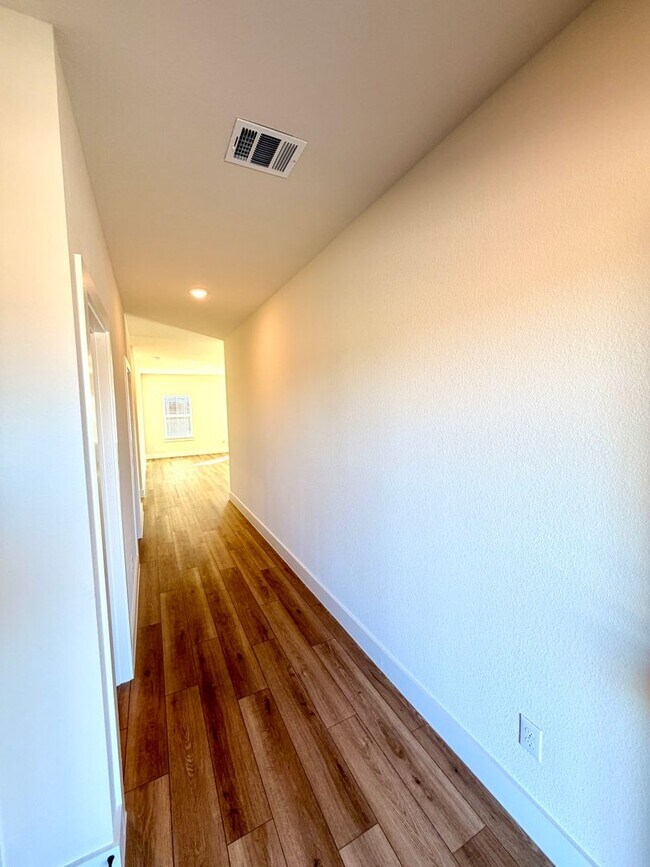 Photo - 2900 Woodbrook Dr