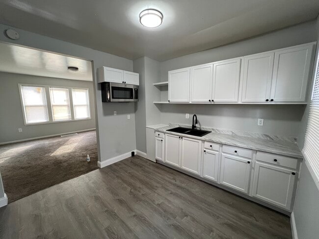 Building Photo - 4114 Pingree St Unit LL