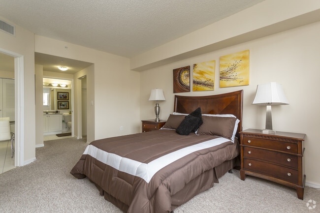 Royal Palms Apartments
