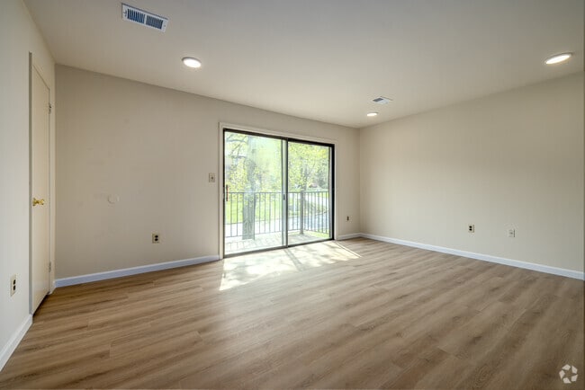 1BR, 1BA - Living