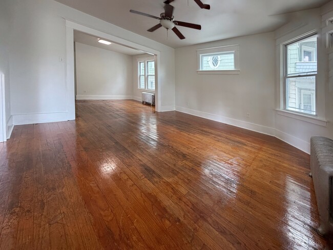 Building Photo - 250 Elm St Unit FirstFloor