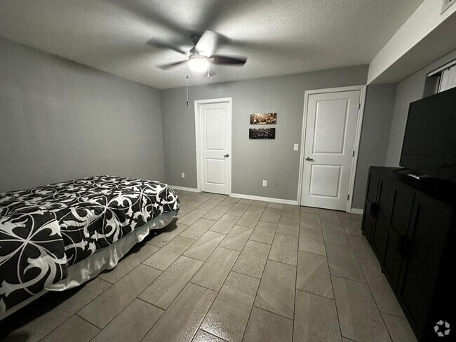 Building Photo - 43 Windtree Ln Unit 43 Rental