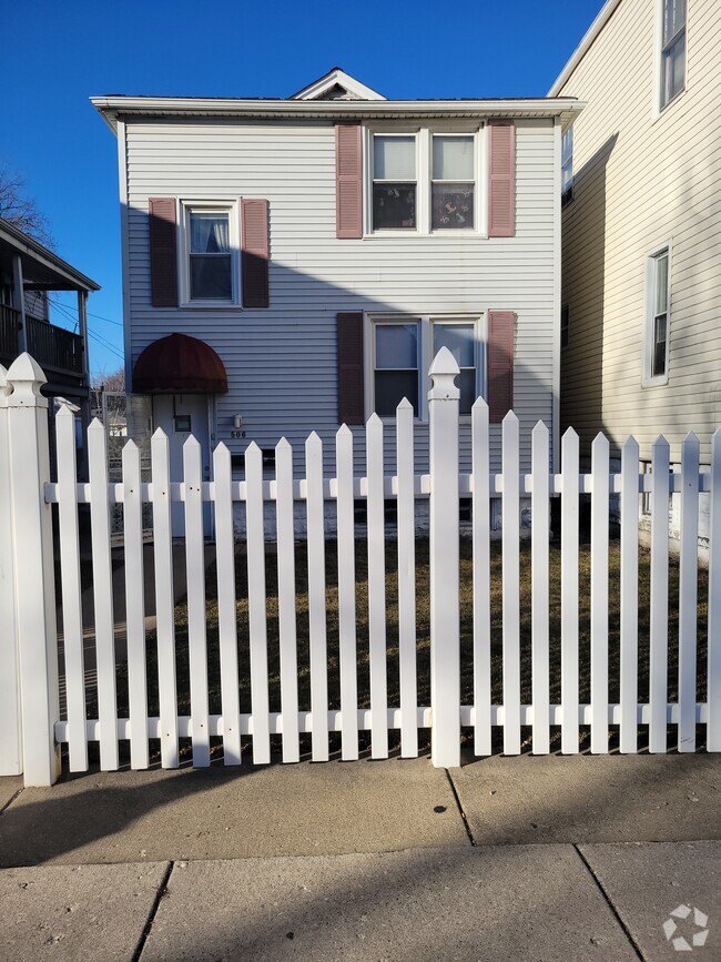 Building Photo - 506 W 46th St Unit Canaryville Rental