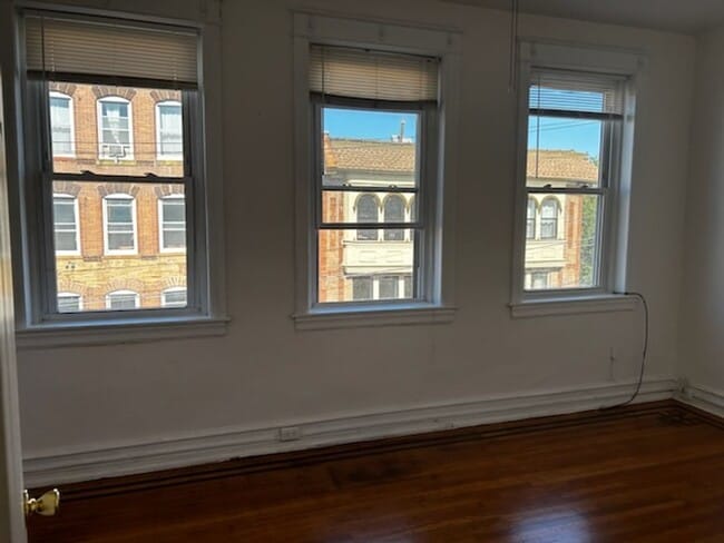Building Photo - 725 S 4th St Unit #2F