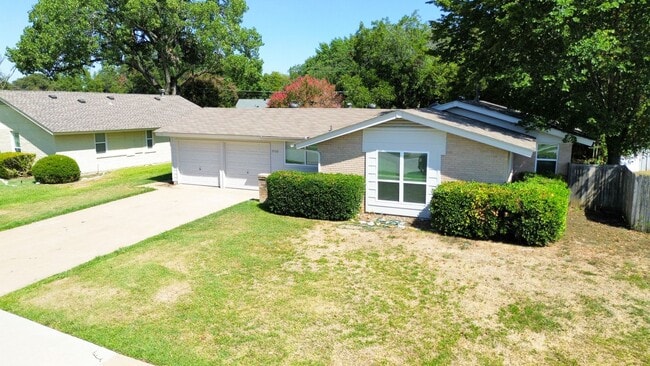 Photo - 4 bdrm, 2 bath - NEWLY Remodeled