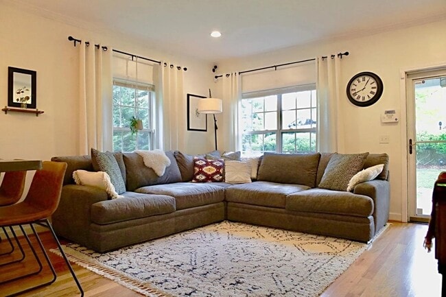 Photo - 1408 Oakhurst Dr