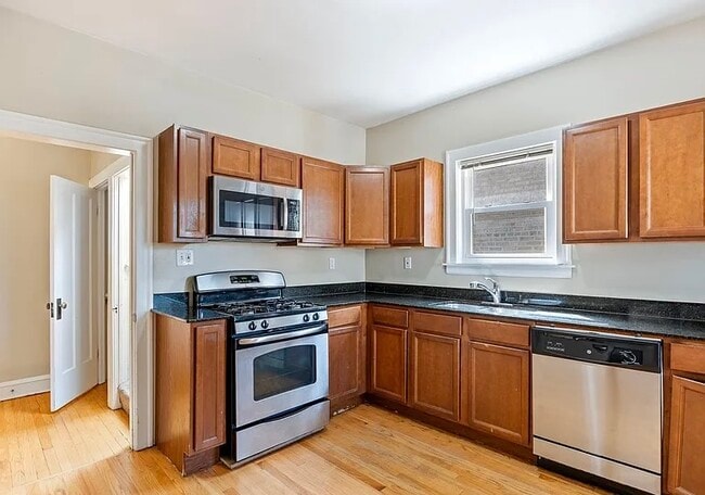 Building Photo - 8756 Sproat Ave