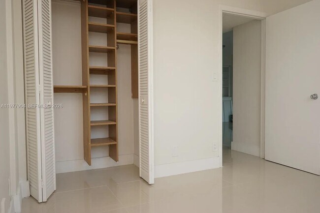 Photo - 546 SW 1st St Unit 404