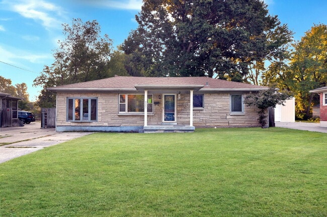 Building Photo - 8001 Bluebonnet Rd Rental