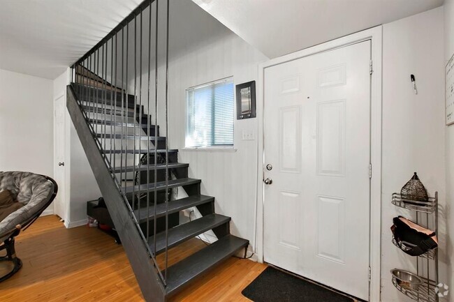 Building Photo - 2301 Ohlen Rd Unit 114 Rental