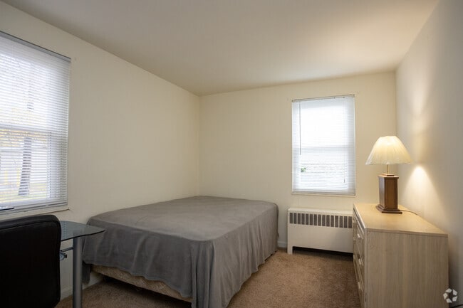 2BR, 1BA-556SF