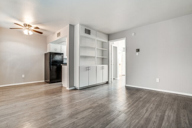 Photo - Across the Street Apartamentos