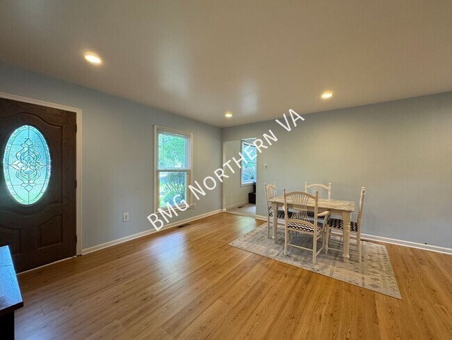 Photo - 8903 Tudor Ln