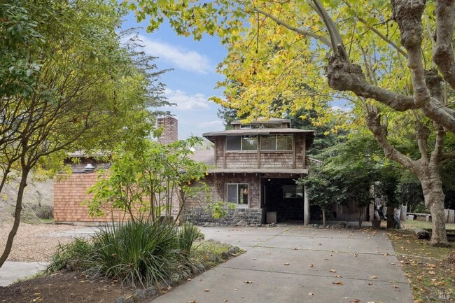 Photo - 5953 Shoreline Hwy