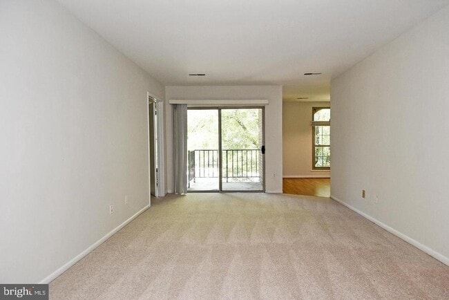 Photo - 3302 Woodburn Village Dr Unidad 23