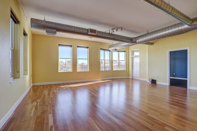 Photo - 277 N Broadway Unidad 309