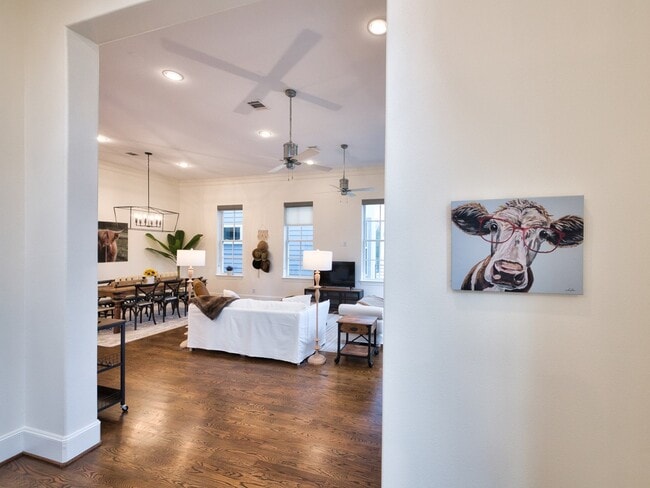 Photo - 1203 E 28th St