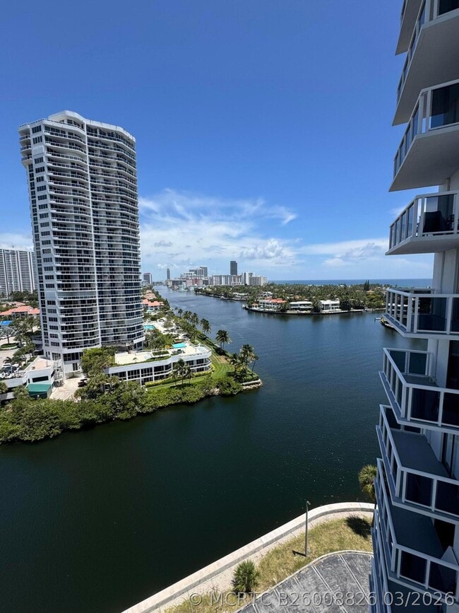 Building Photo - 20515 E Country Club Dr Unit 1442