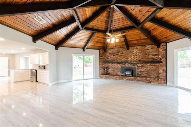 Photo - 16024 Plum Ln